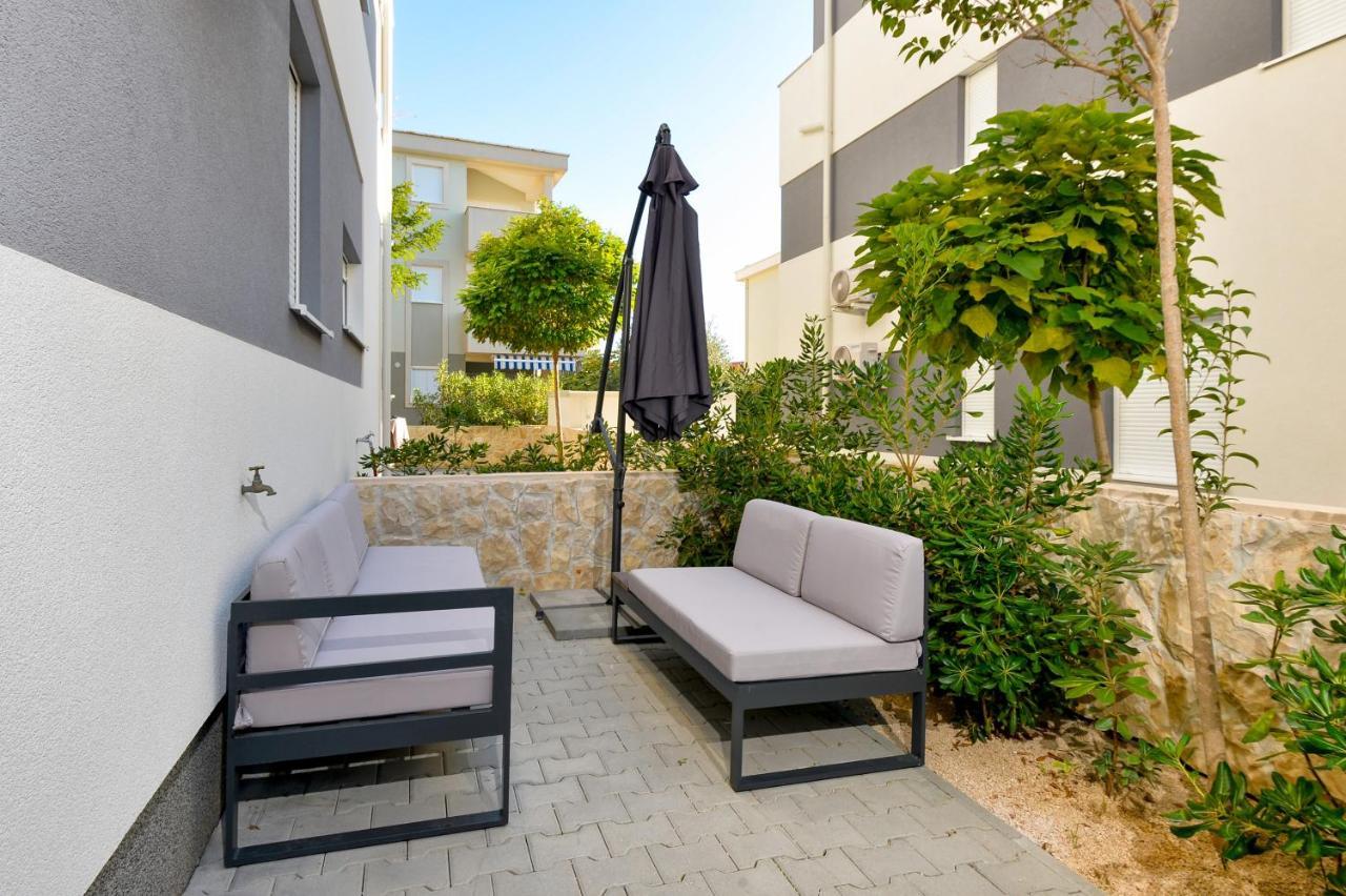 Relax Apartments Novalja Ngoại thất bức ảnh