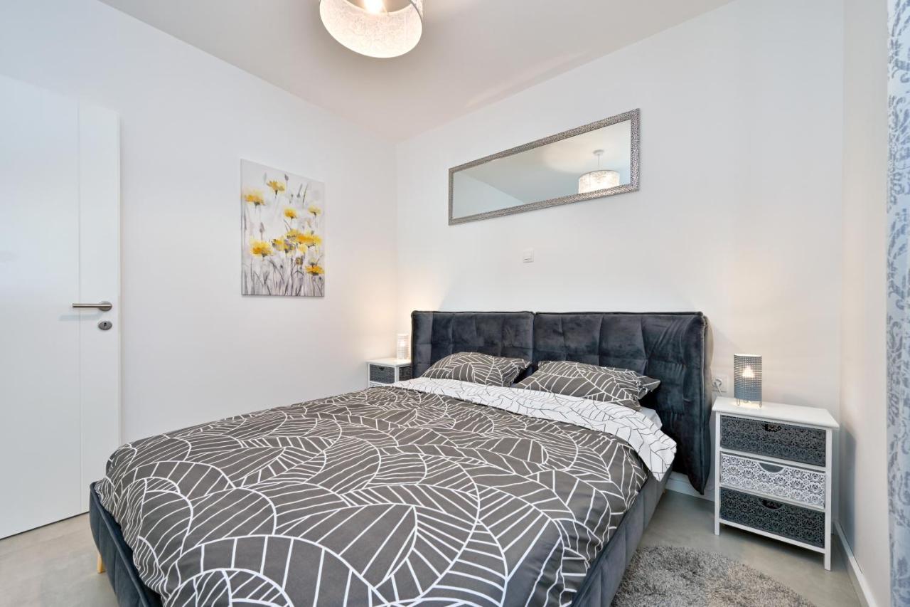 Relax Apartments Novalja Ngoại thất bức ảnh