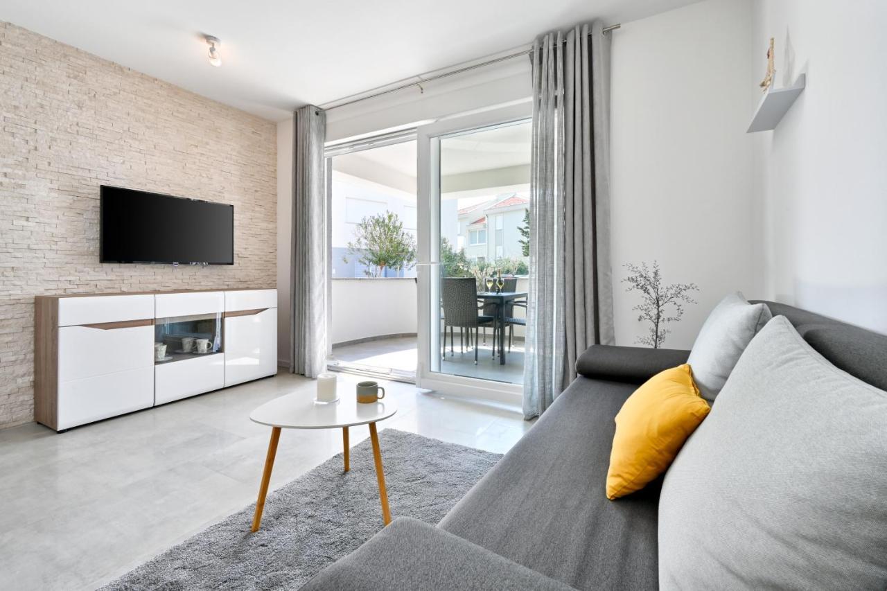 Relax Apartments Novalja Ngoại thất bức ảnh