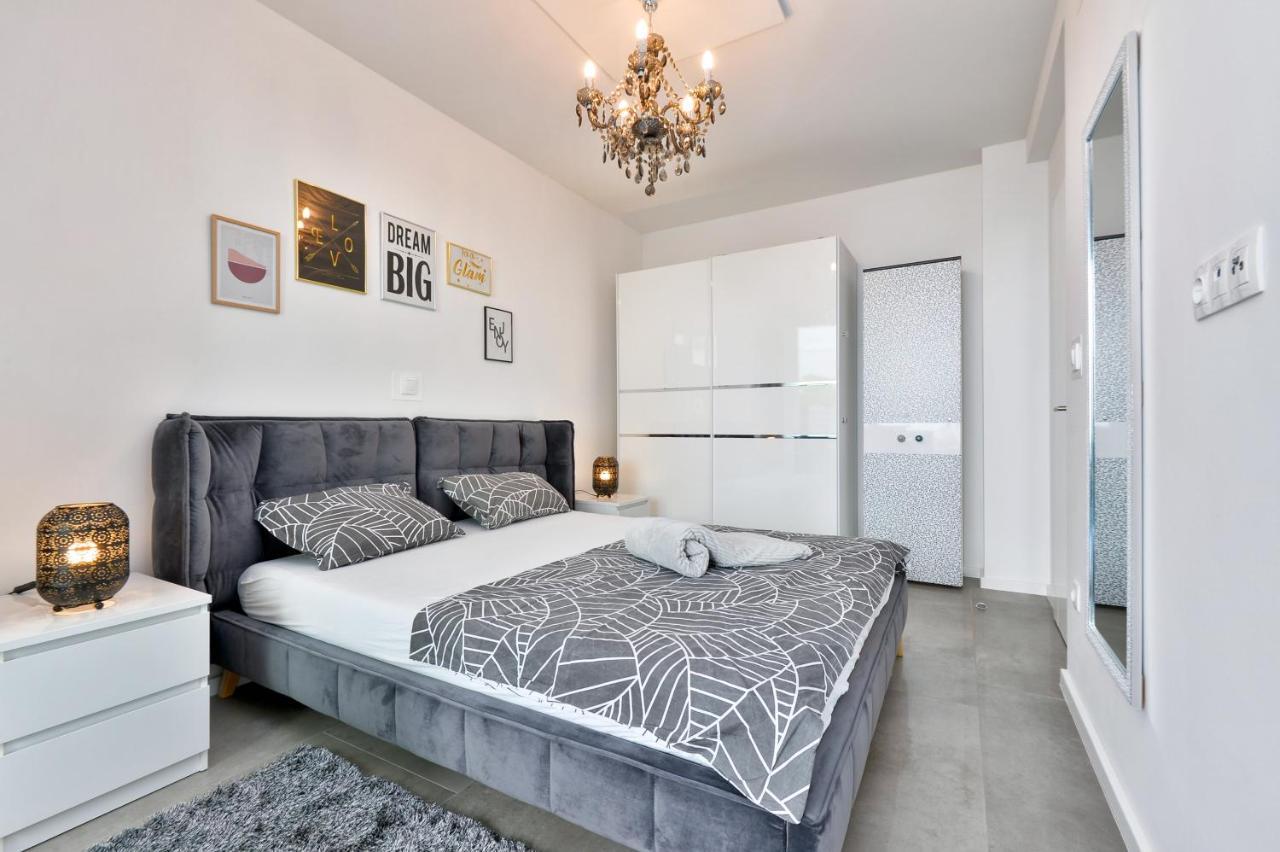 Relax Apartments Novalja Ngoại thất bức ảnh