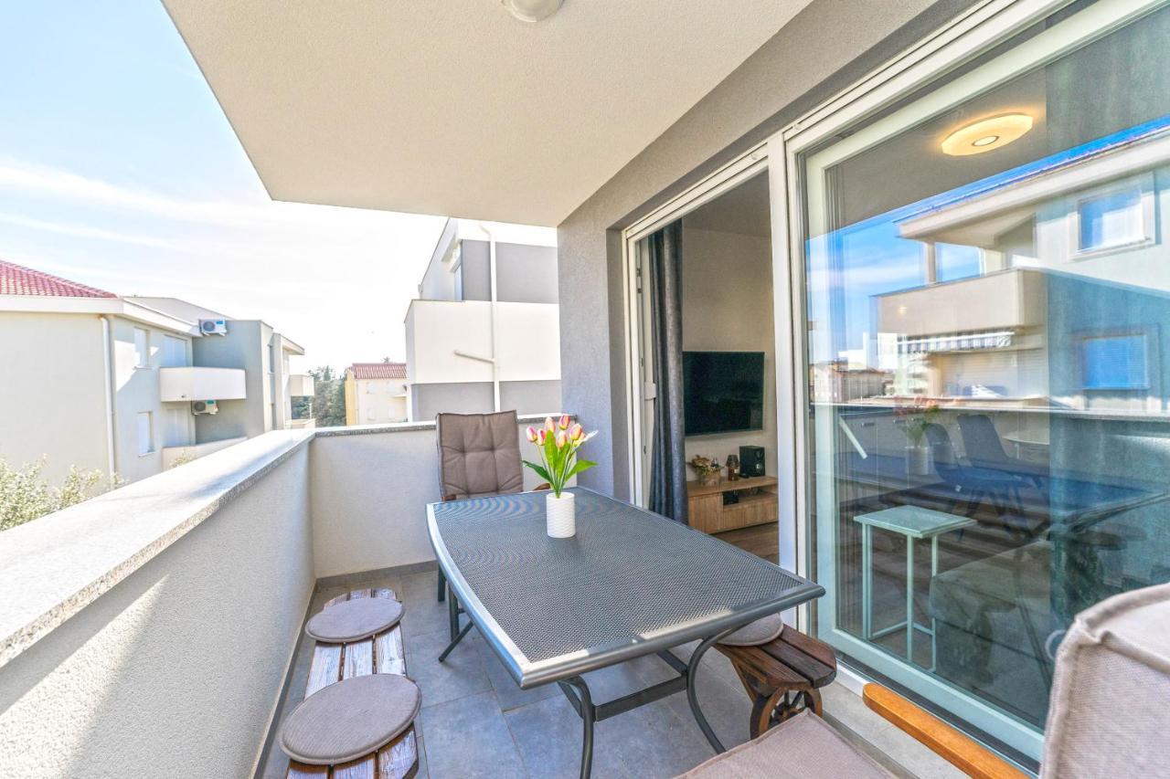 Relax Apartments Novalja Ngoại thất bức ảnh