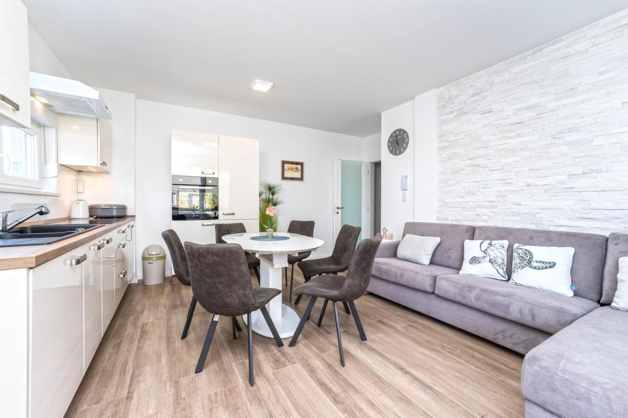 Relax Apartments Novalja Ngoại thất bức ảnh