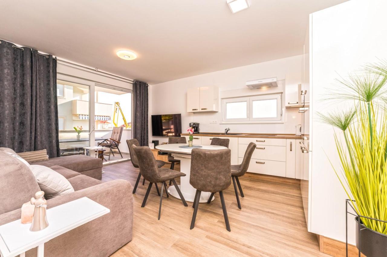 Relax Apartments Novalja Ngoại thất bức ảnh
