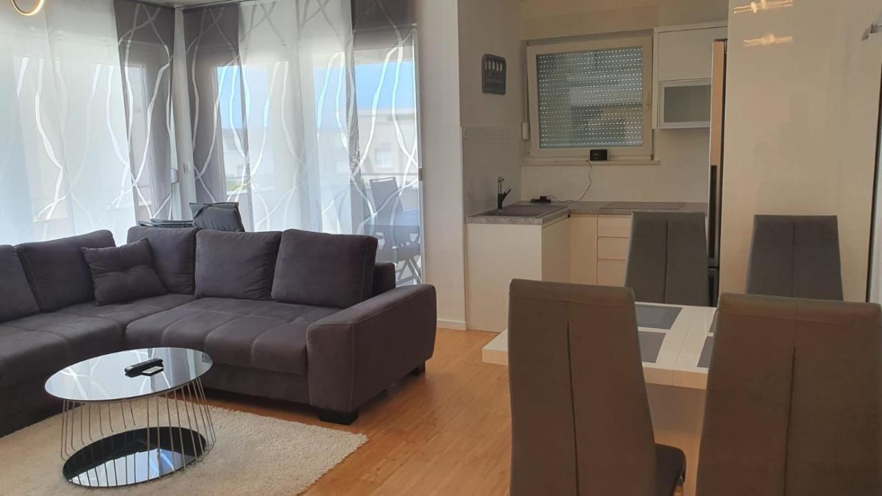 Relax Apartments Novalja Ngoại thất bức ảnh
