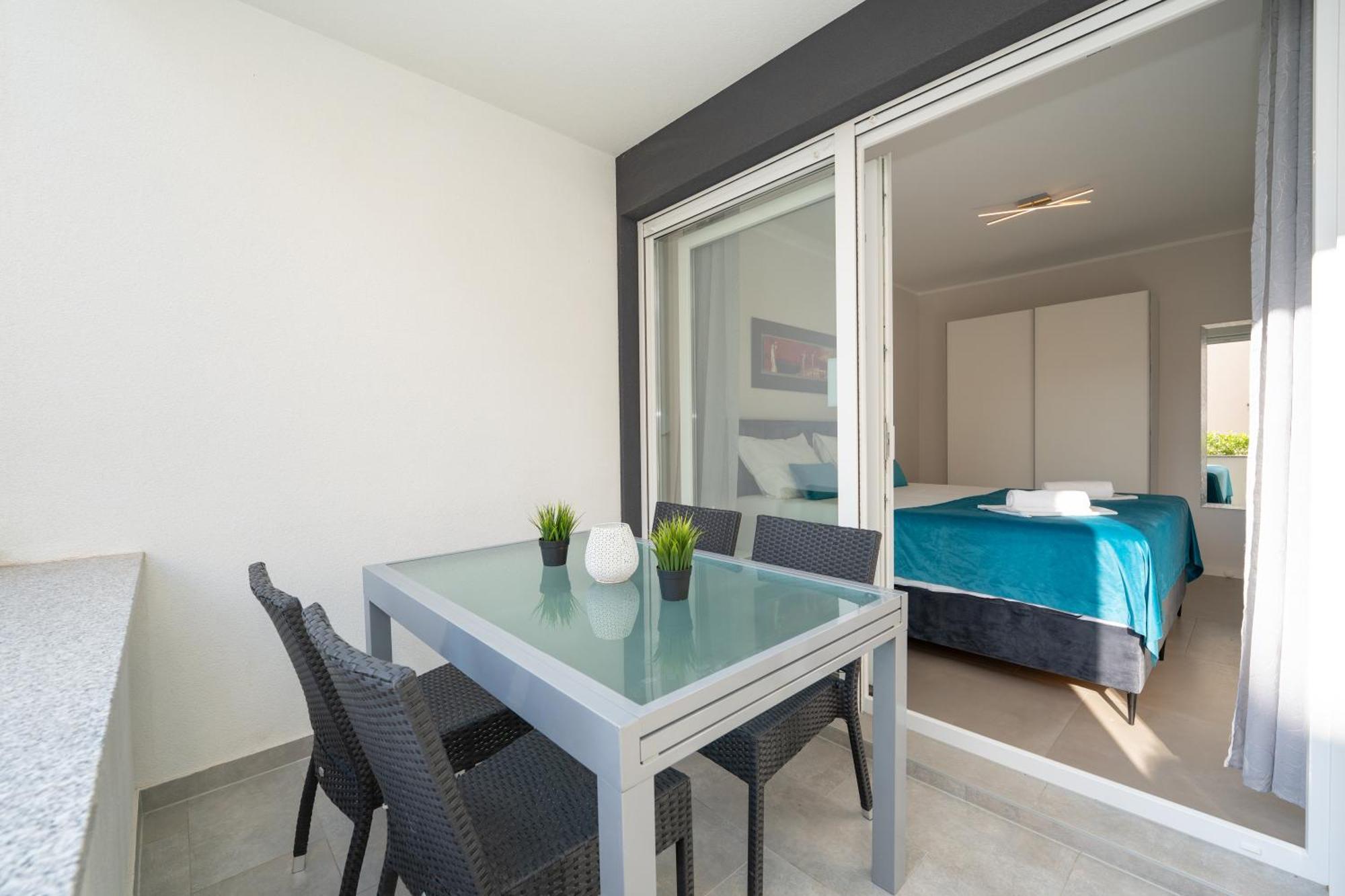 Relax Apartments Novalja Ngoại thất bức ảnh
