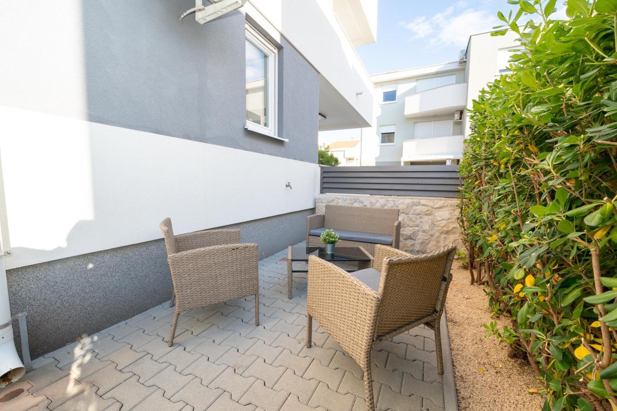 Relax Apartments Novalja Ngoại thất bức ảnh