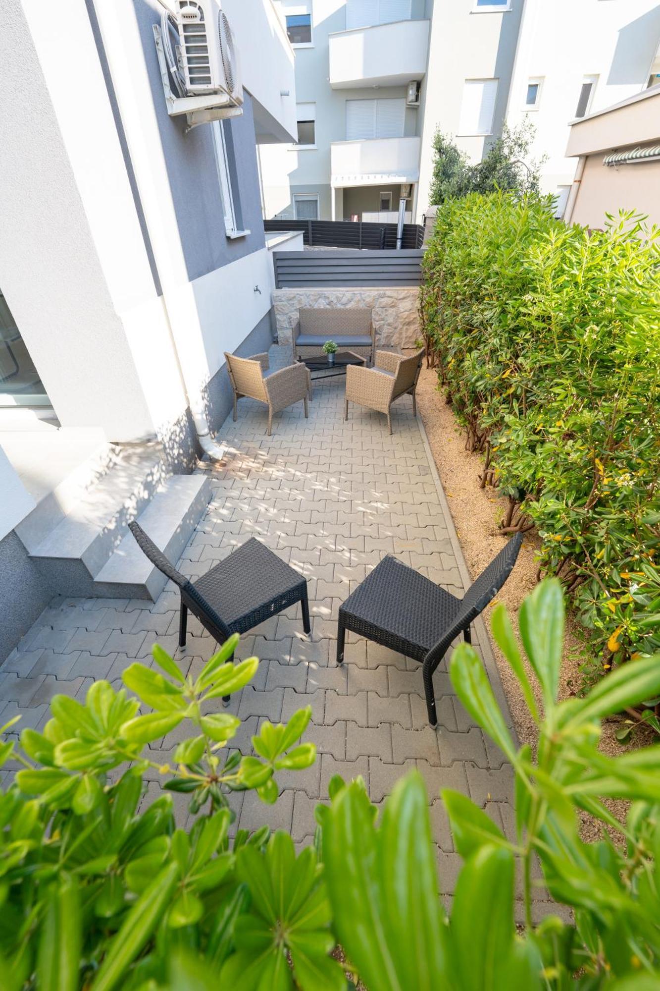 Relax Apartments Novalja Ngoại thất bức ảnh