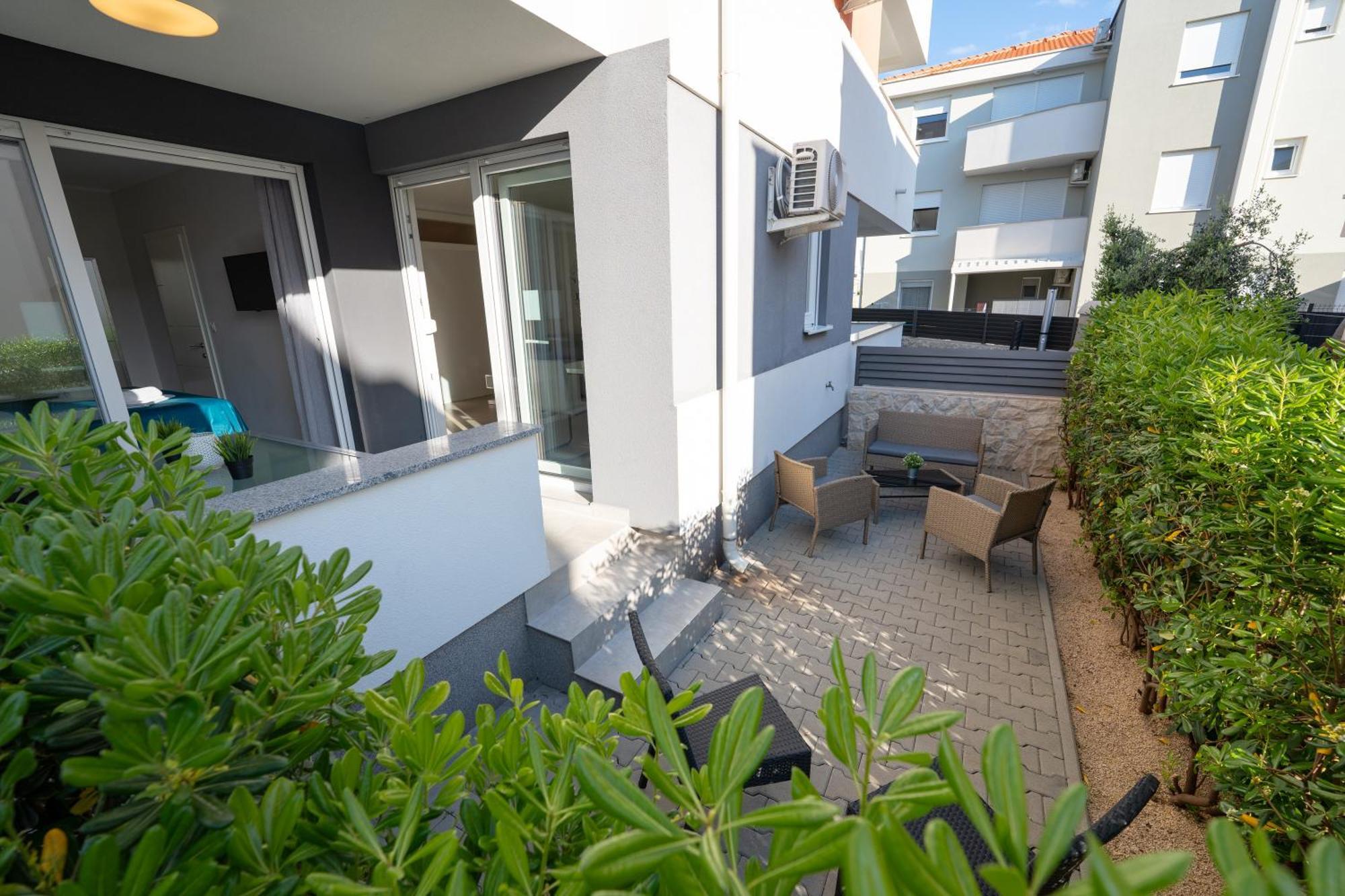 Relax Apartments Novalja Ngoại thất bức ảnh