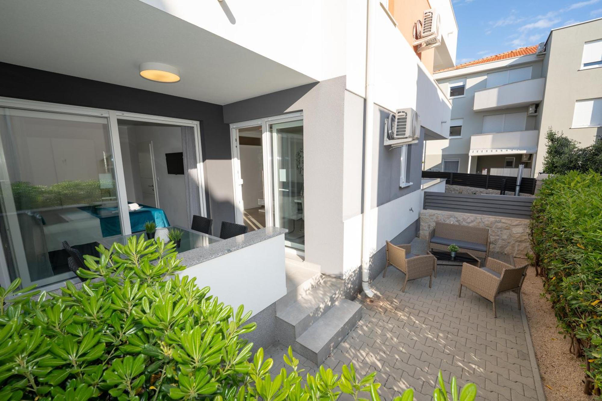 Relax Apartments Novalja Ngoại thất bức ảnh