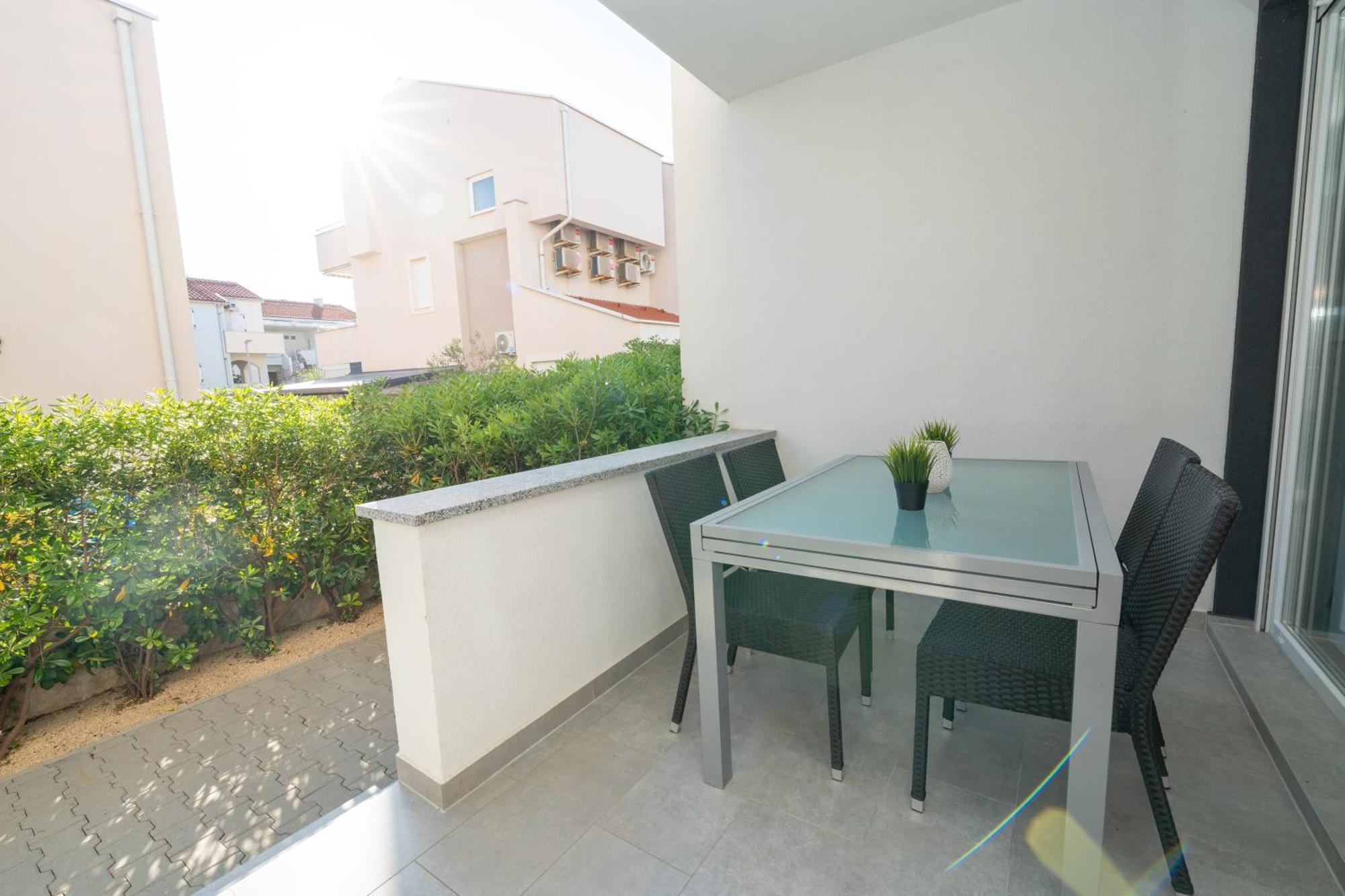 Relax Apartments Novalja Ngoại thất bức ảnh
