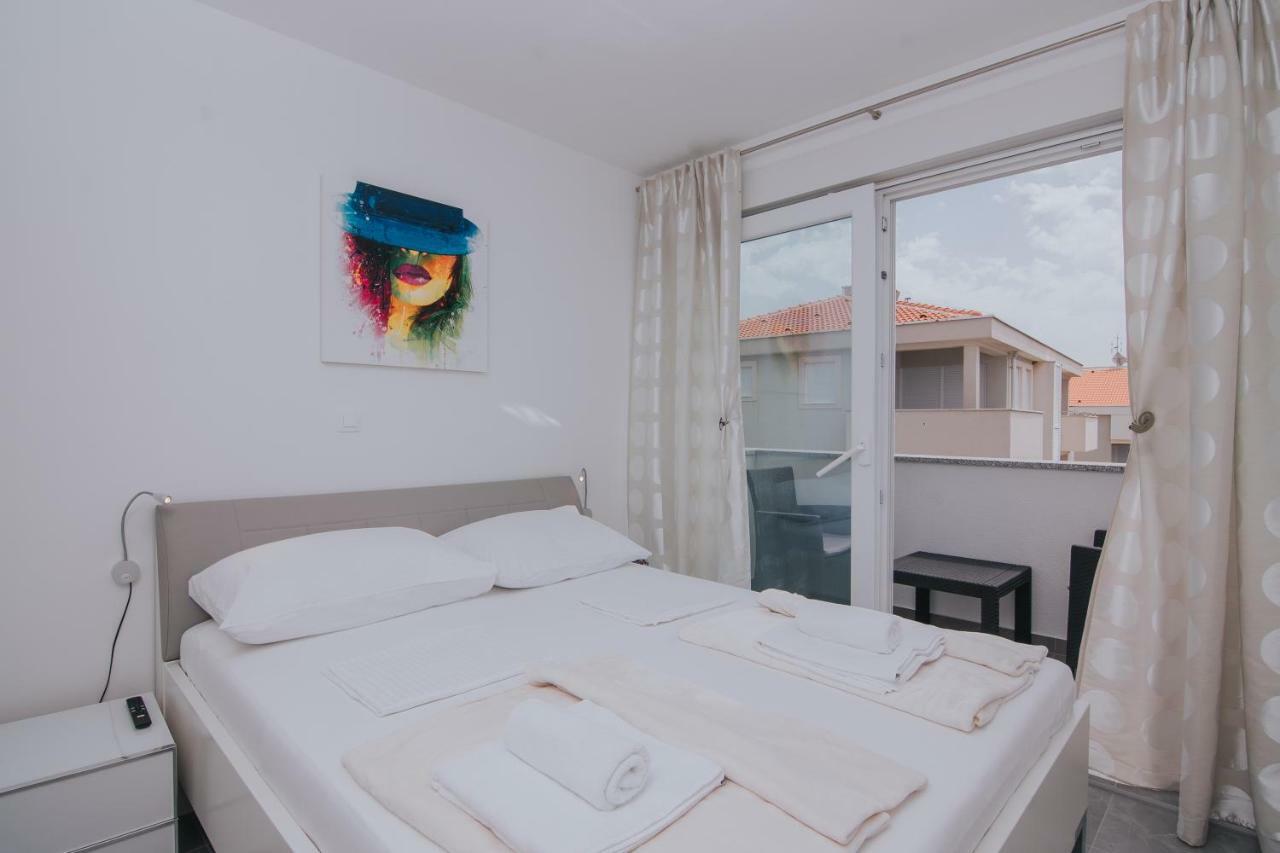 Relax Apartments Novalja Ngoại thất bức ảnh