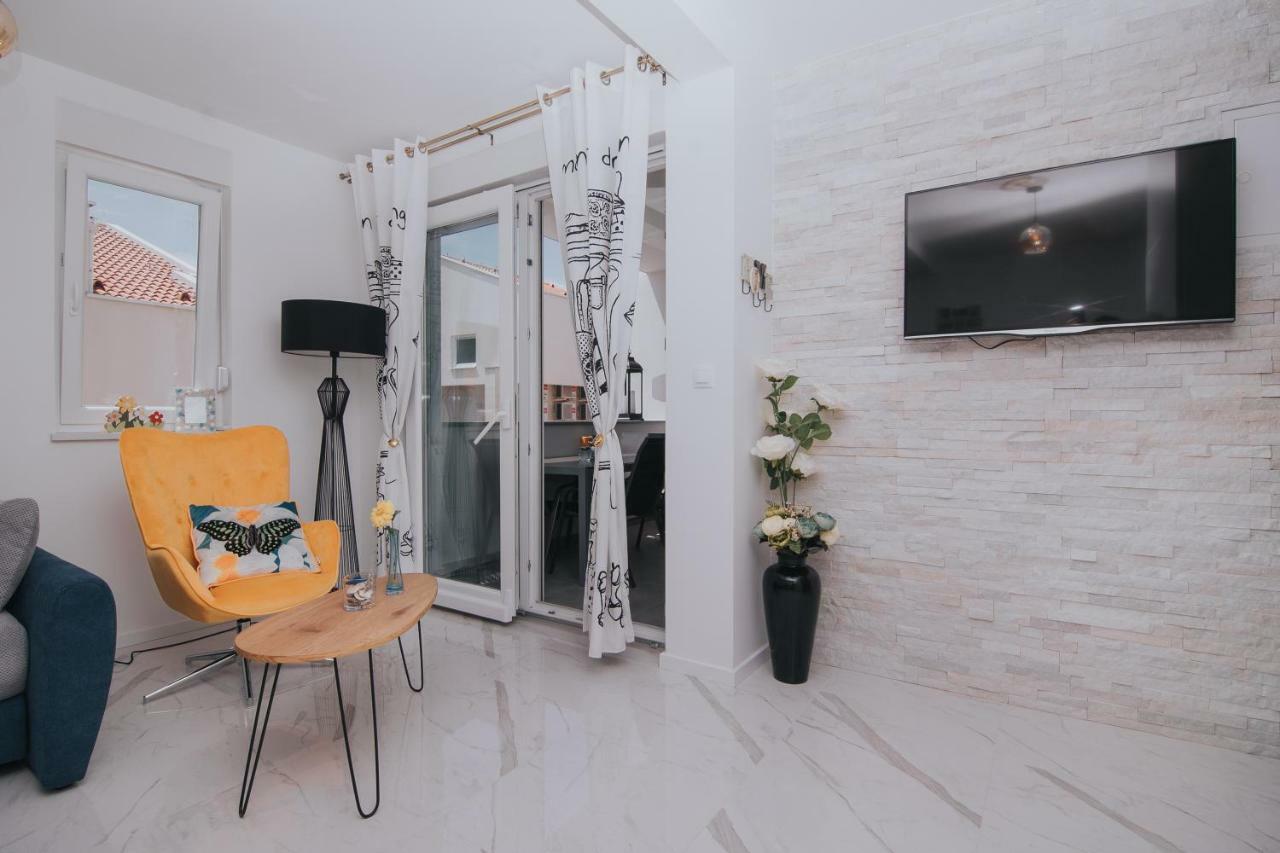 Relax Apartments Novalja Ngoại thất bức ảnh